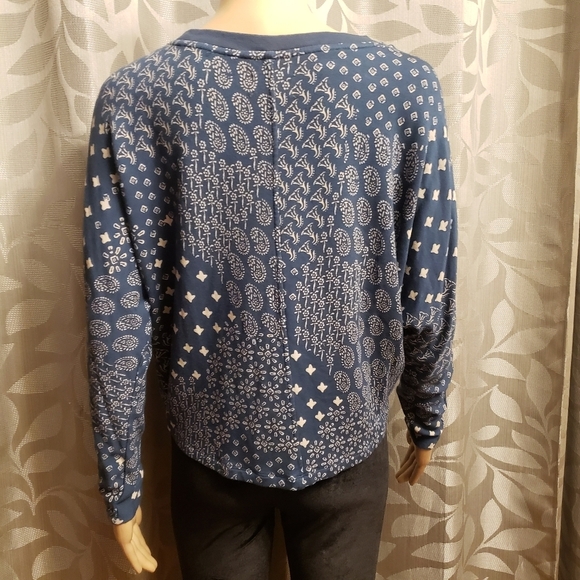 Lou & Grey Doleman Sleeve Crop Sweatshirt - Picture 4 of 11